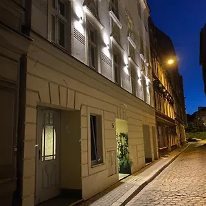 apartamenty-na-wskiej.hotelswroclaw.com/